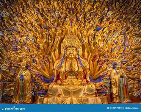   Bodhisattva Avalokiteshvara - Uma Estrela Brilhante de Ouro e uma Sinfonia em Aço